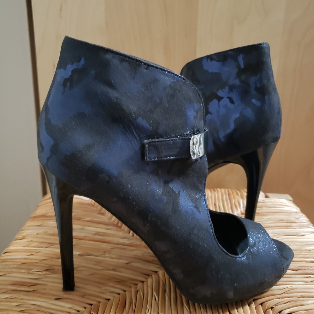 Metallic Camo Heels Size 7.5